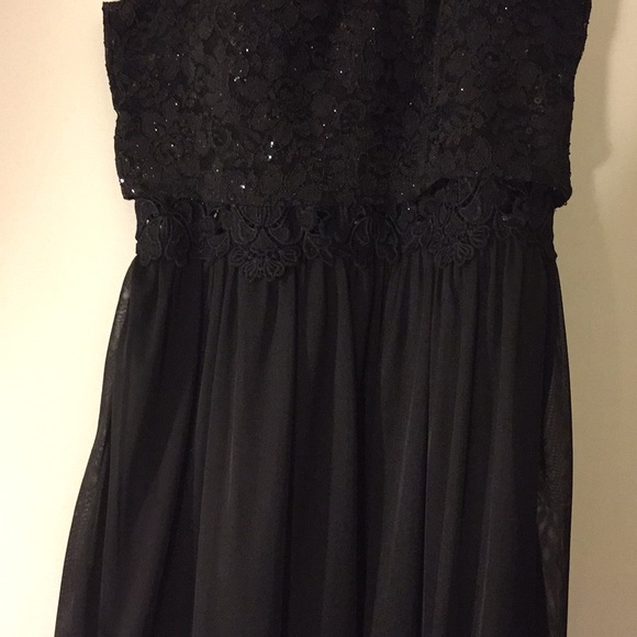 Formal dress - Picture 4 of 4